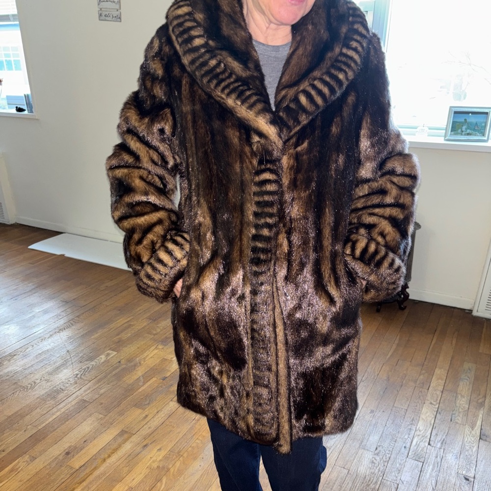 Dennis Basso faux fur coat brand new never used extra small women